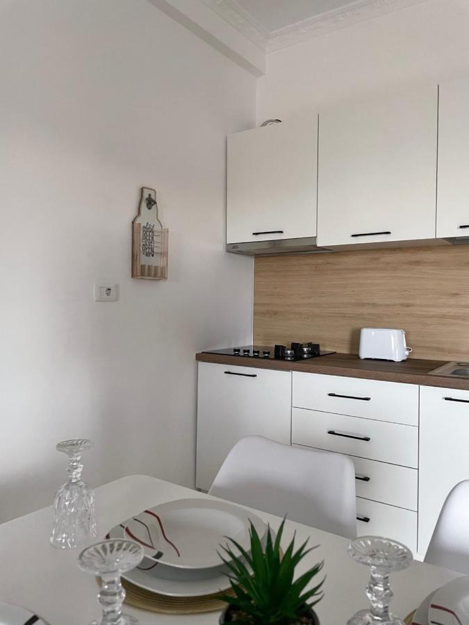 Vlorë The Sunset Apartment מראה חיצוני תמונה
